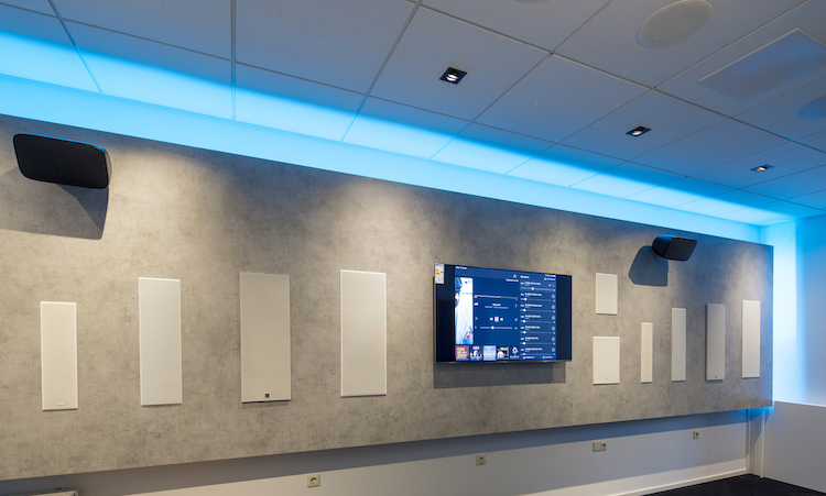 Poulissen demonstratieruimte custom install Poulissen demonstratieruimte custom install
