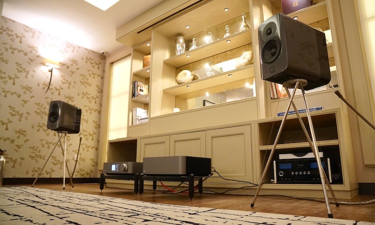 Q Acoustics Concept 300 Q Acoustics Concept 300