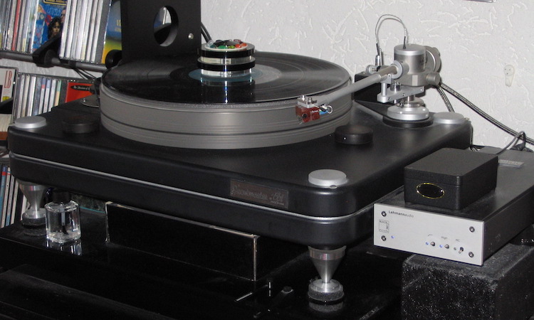 Phono booster Phono booster