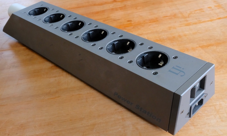 Review iFi PowerStation Review iFi PowerStation